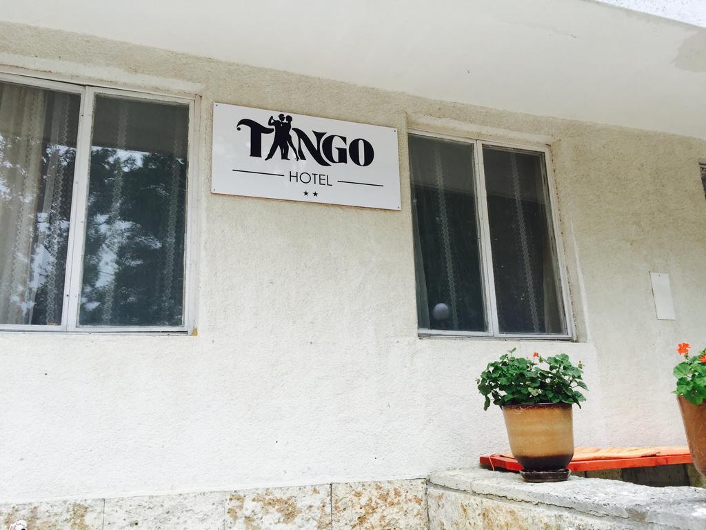 Hotel Tango Golden Sands Bagian luar foto