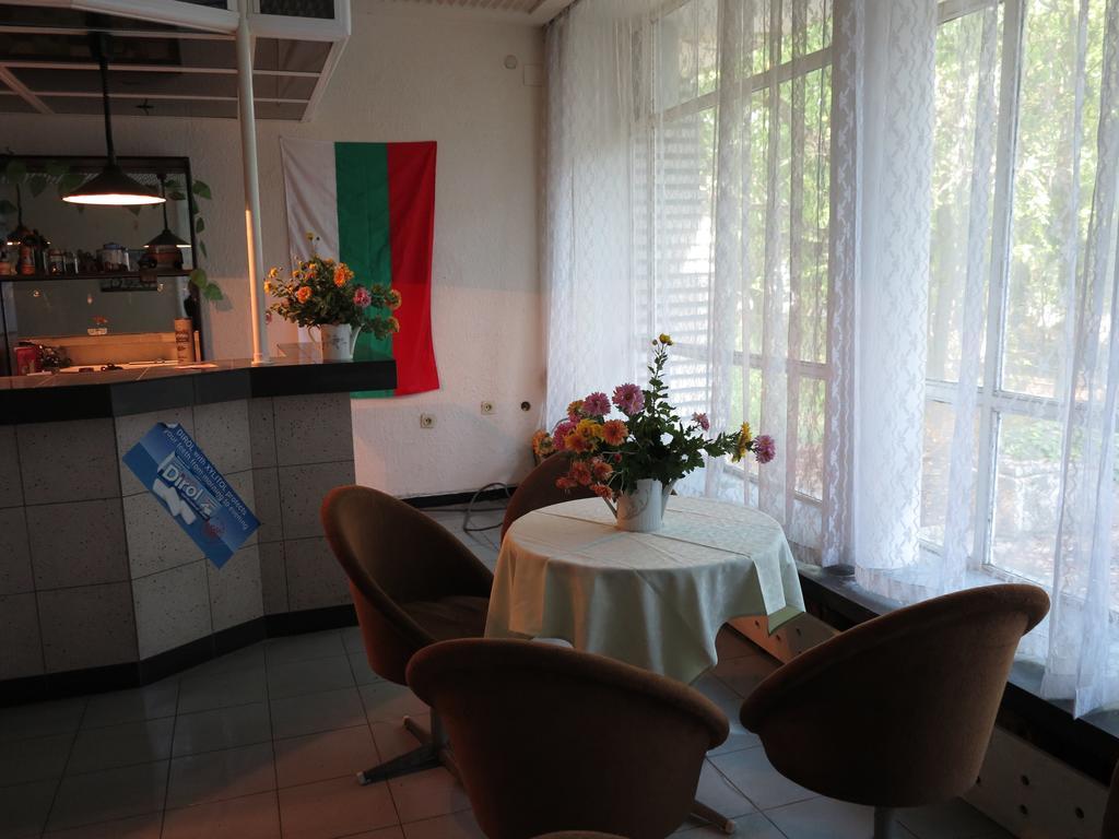Hotel Tango Golden Sands Bagian luar foto