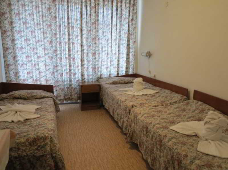 Hotel Tango Golden Sands Bagian luar foto