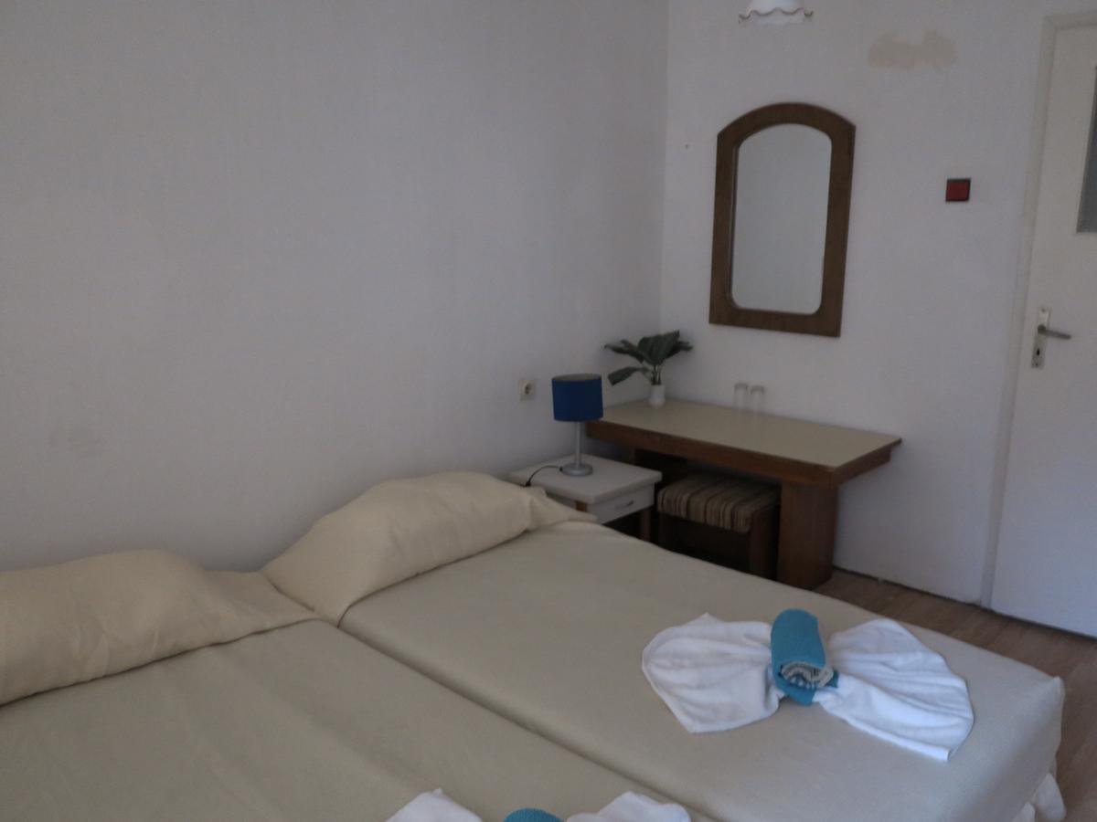 Hotel Tango Golden Sands Bagian luar foto