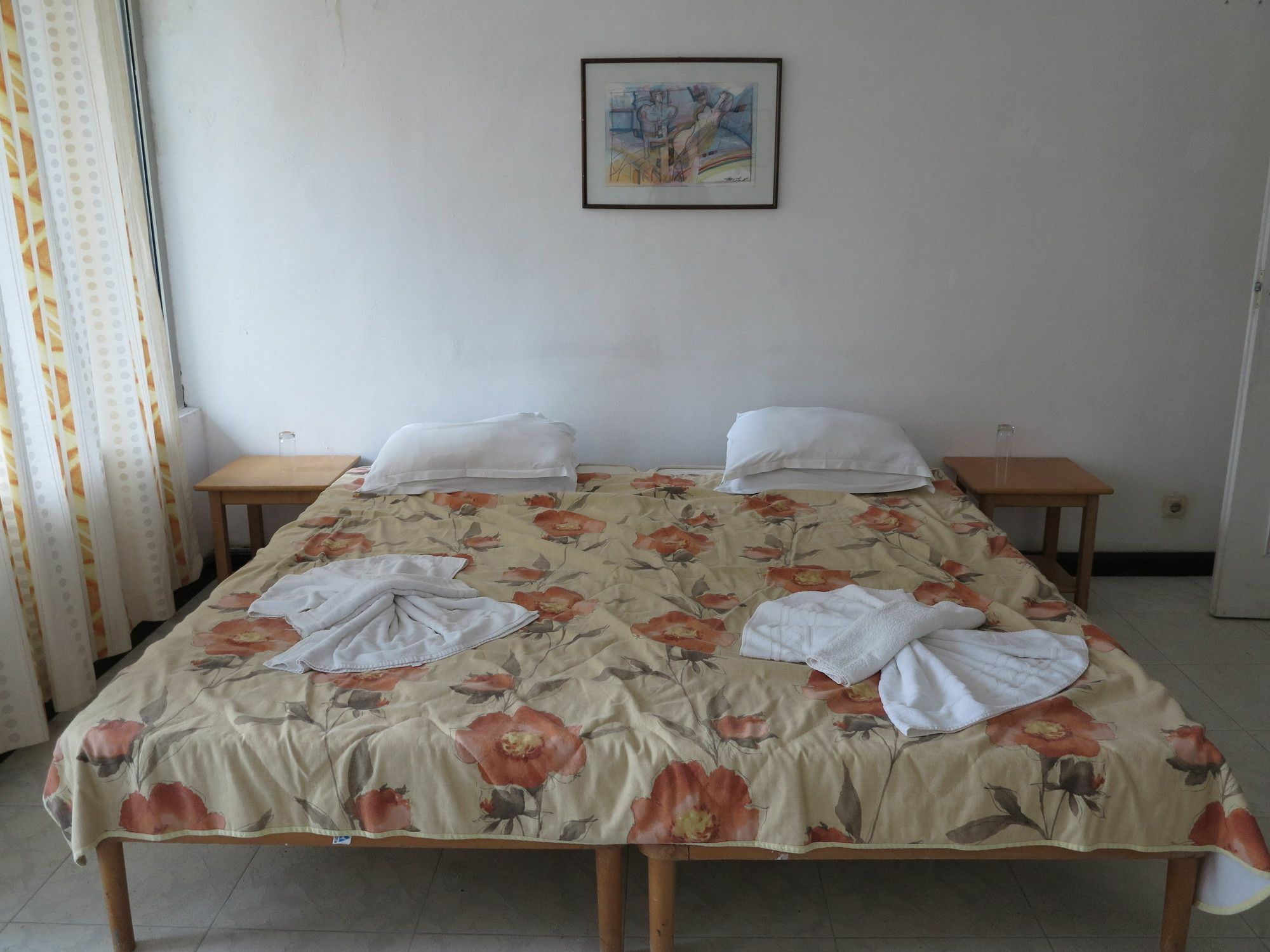 Hotel Tango Golden Sands Bagian luar foto