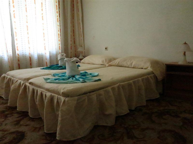 Hotel Tango Golden Sands Bagian luar foto
